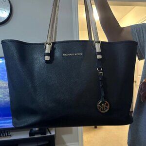 Beautiful Michael Kors black leather tote bag